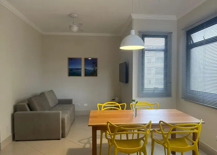 2 Dorms com ar split nos quartos, piscina, Wi-fi e 5min a pé da Praia do Itaguá Ubatuba